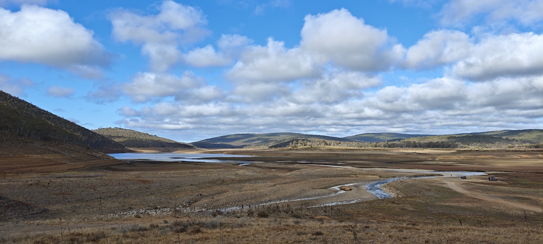 Providence Portal, where Lake Eucumbene meets the Eucumbene River, what a breathtaking view