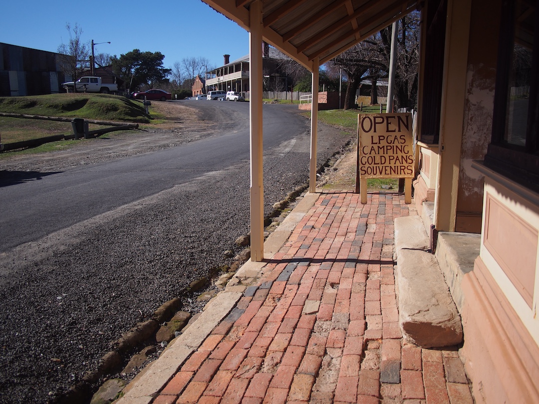 Hill End looking up Clarke St to Beyers Ave and Royal Hotel from Northeys 11th August 2013