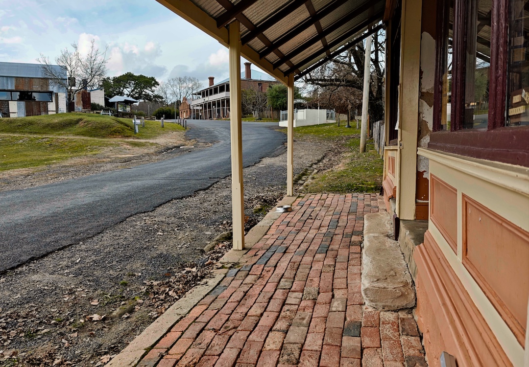 Hill End looking up Clarke St to Beyers Ave and Royal Hotel from Northeys 10th July 2026